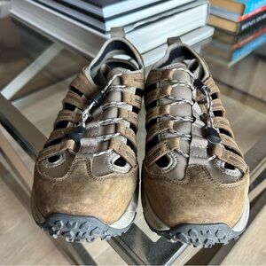 Women’s Merrell Cloudy Hiking Shoes